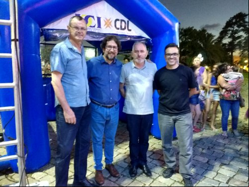 ACI CDL PRESTIGIA NOITE NATALINA  NA PRAÇA EM SÃO LOURENÇO DO SUL