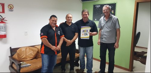 ACI/CDL DE SÃO LOURENÇO DO SUL ESTEVE REUNIDA COM O EMPRESÁRIO LUIZ ROBERTO SAALFELDT EM SEU ESCRITÓRIO NO FRIGORÍFICO COQUEIRO