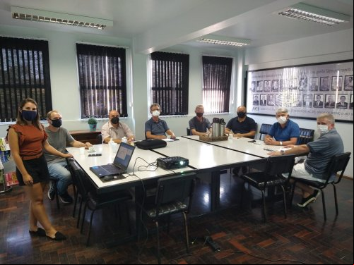 PRAÇA COBERTA FOI TEMA DE REUNIÃO ENTRE ACI/CDL, PREFEITO MUNICIPAL E DEPUTADO ESTADUAL ZÉ NUNES