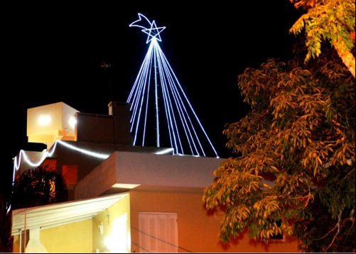PRAIA DE SÃO LOURENÇO DO SUL GANHA ÁRVORE DE NATAL COM 11 METROS DE ALTURA ILUMINADA COM LED